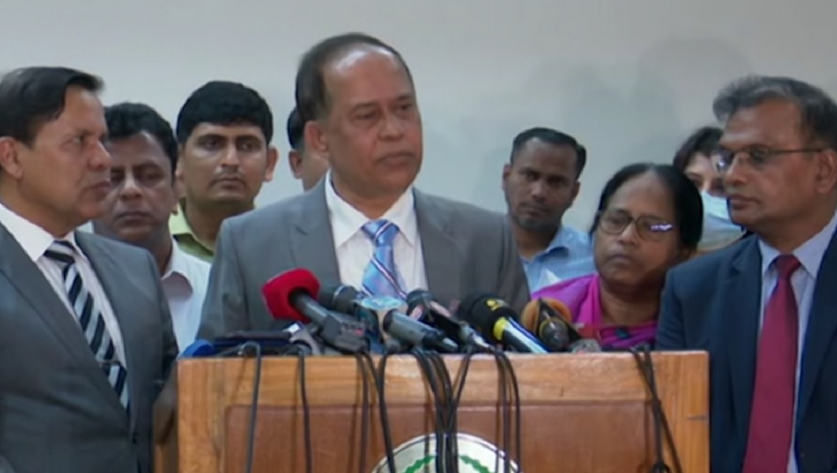 গাইবান্ধা-৫ আসনে উপনির্বাচনে অনিয়ম: প্রায় দেড়শ’ কর্মকর্তার বিরুদ্ধে ব্যবস্থা