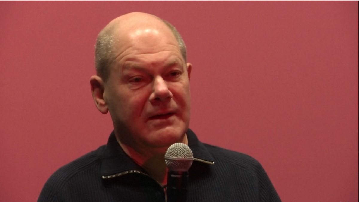 পুতিনের সাথে আলোচনা চালিয়ে যেতে চাই: জার্মান চ্যান্সেলর