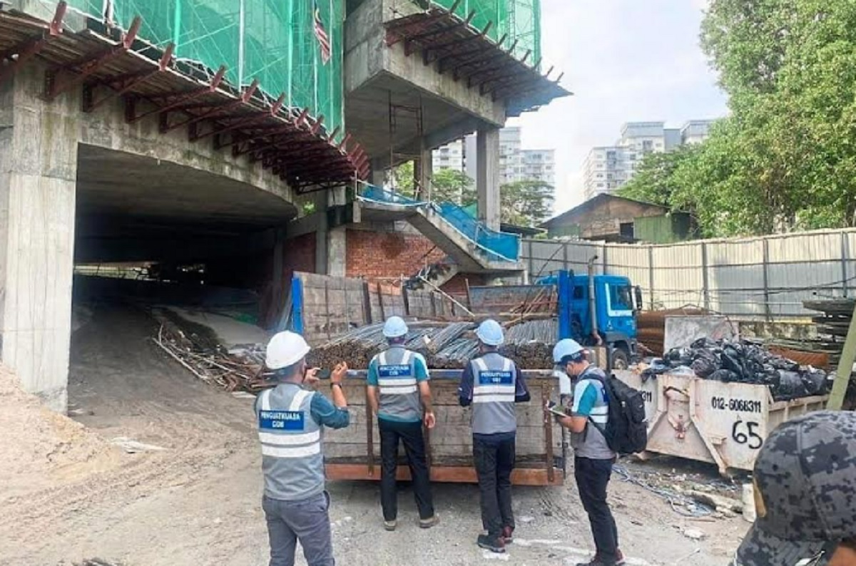 মালয়েশিয়ায় যৌথ অভিযানে ৮৩ প্রবাসী আটক