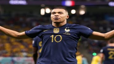 মেসি নয়, এমবাপ্পেই বিশ্বসেরা: শুয়ামেনি