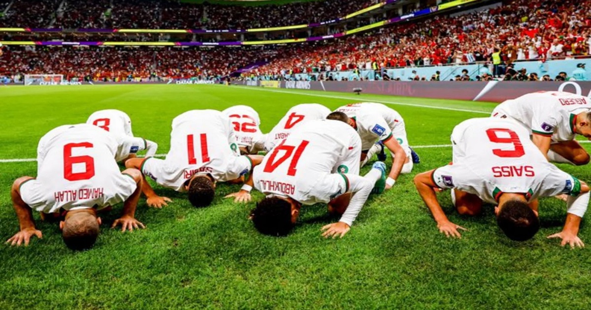 ফুটবল প্রেমীদের হৃদয় জিতেছে মরক্কো