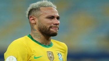বিশ্বকাপ থেকে বাদ পড়ে নেইমারের আবেগঘন স্ট্যাটাস