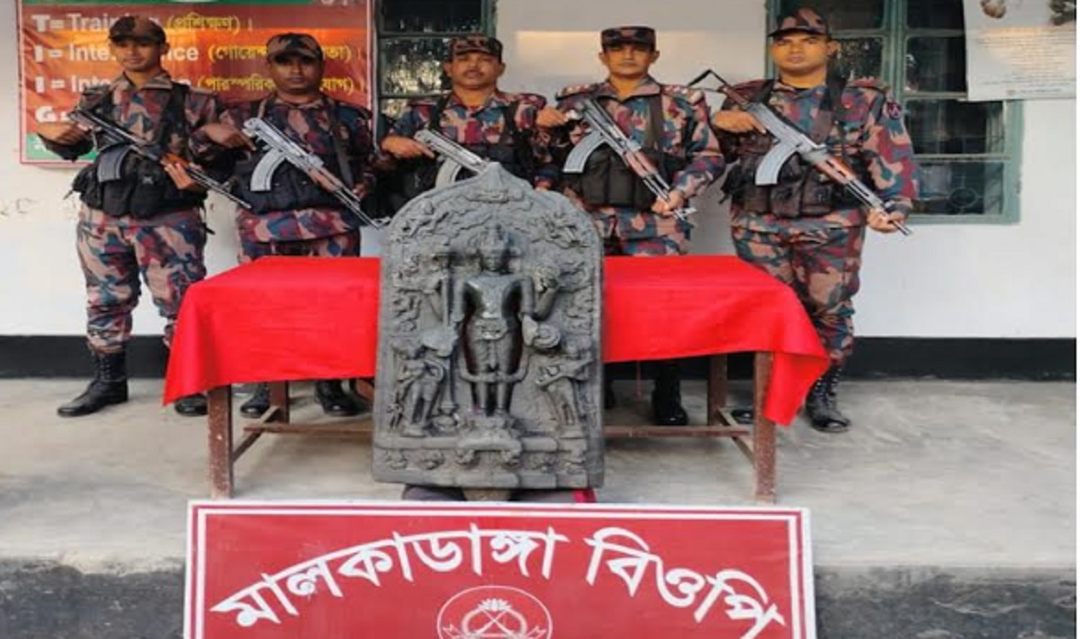 পঞ্চগড় সীমান্তে প্রায় কোটি টাকা মূল্যের কষ্টি পাথরের মূর্তি উদ্ধার