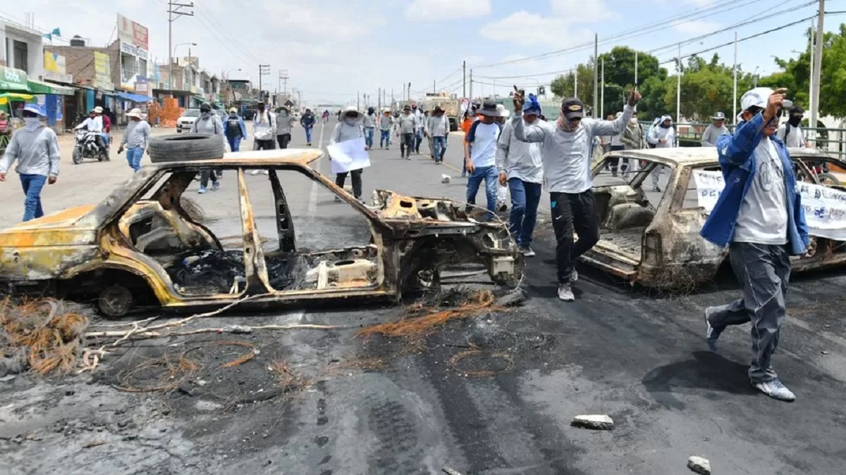 এখনো উত্তাল পেরু, সংঘর্ষে প্রাণ গেছে আরও ৮ জনের
