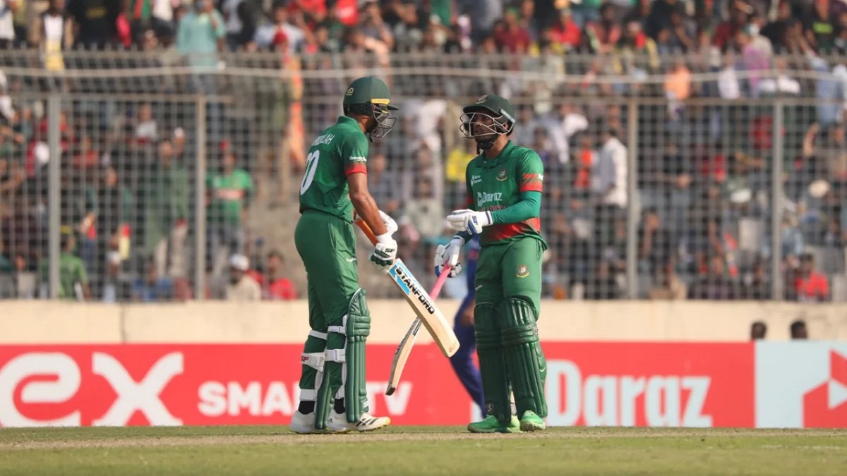 মিরাজ-রিয়াদের ব্যাটে বাংলাদেশের রেকর্ড