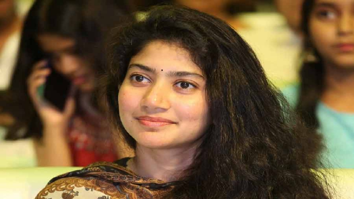 বলিউডের সীতা এবার সাই পল্লবি! একই ছবিতে দীপিকা-রণবীর, প্রভাস আর হৃত্বিকও