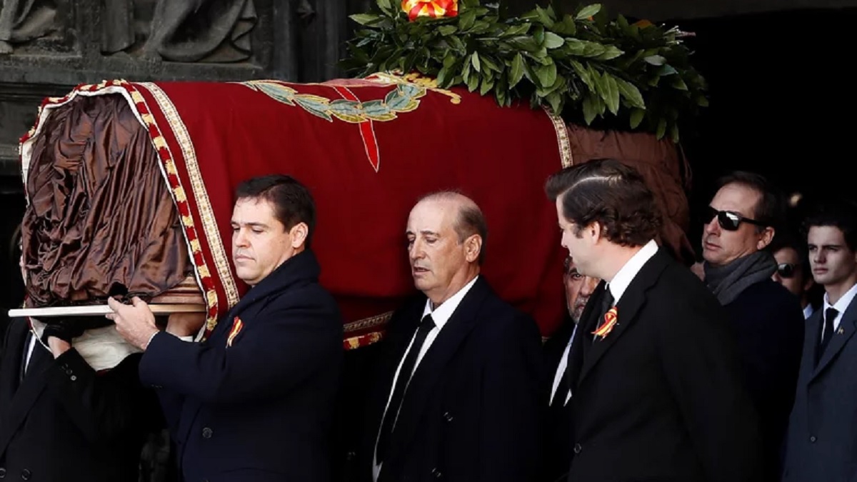 স্পেনে আট দশক আগের গণকবর থেকে উত্তোলিত দেহাবশেষ স্বজনদের কাছে হস্তান্তর