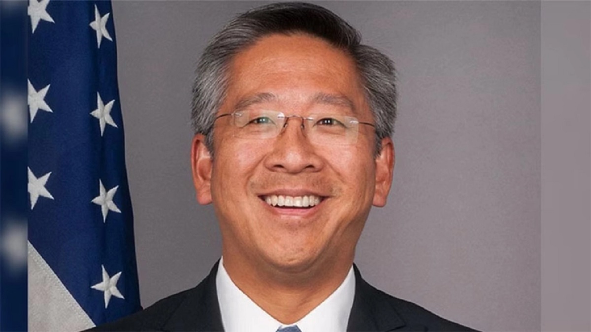 ঢাকা ছেড়েছেন ডোনাল্ড লু