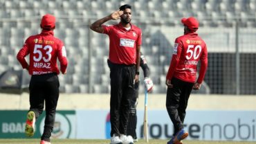 শোয়েব মালিকের ফিফটিতে ১৫৮ রানের লড়াকু সংগ্রহ রংপুরের
