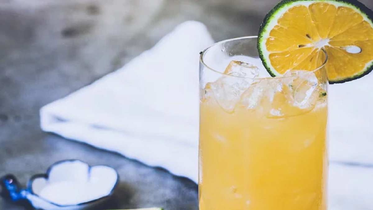 চীনে রেস্টুরেন্টে ফলের জুসের পরিবর্তে ডিটারজেন্ট পানি, হাসপাতালে ৭