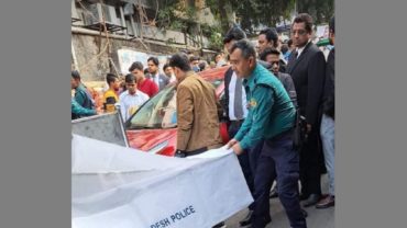 চট্টগ্রামে আদালত চত্বরে পুলিশের গাড়ি চাপায় যুবকের মৃত্যু
