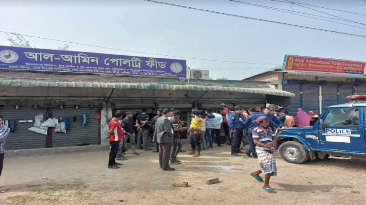 দোকানের মালামাল লুটে নিরাপত্তা প্রহরীকে হত্যা