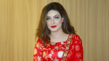 চিত্রনায়িকা মাহিয়া মাহি গ্রেফতার
