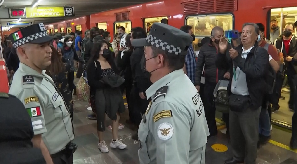 মেক্সিকোতে মেট্রোরেল দুর্ঘটনা এড়াতে ৬ হাজার ন্যাশনাল গার্ড অফিসার নিযুক্ত