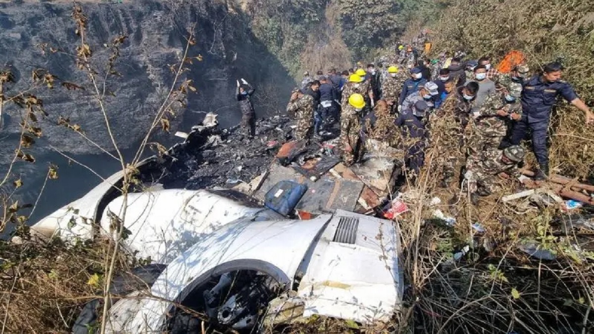 নেপালে বিমান বিধ্বস্ত; কালো ধোঁয়া ও আগুন থেকে শোনা যাচ্ছিল কান্না
