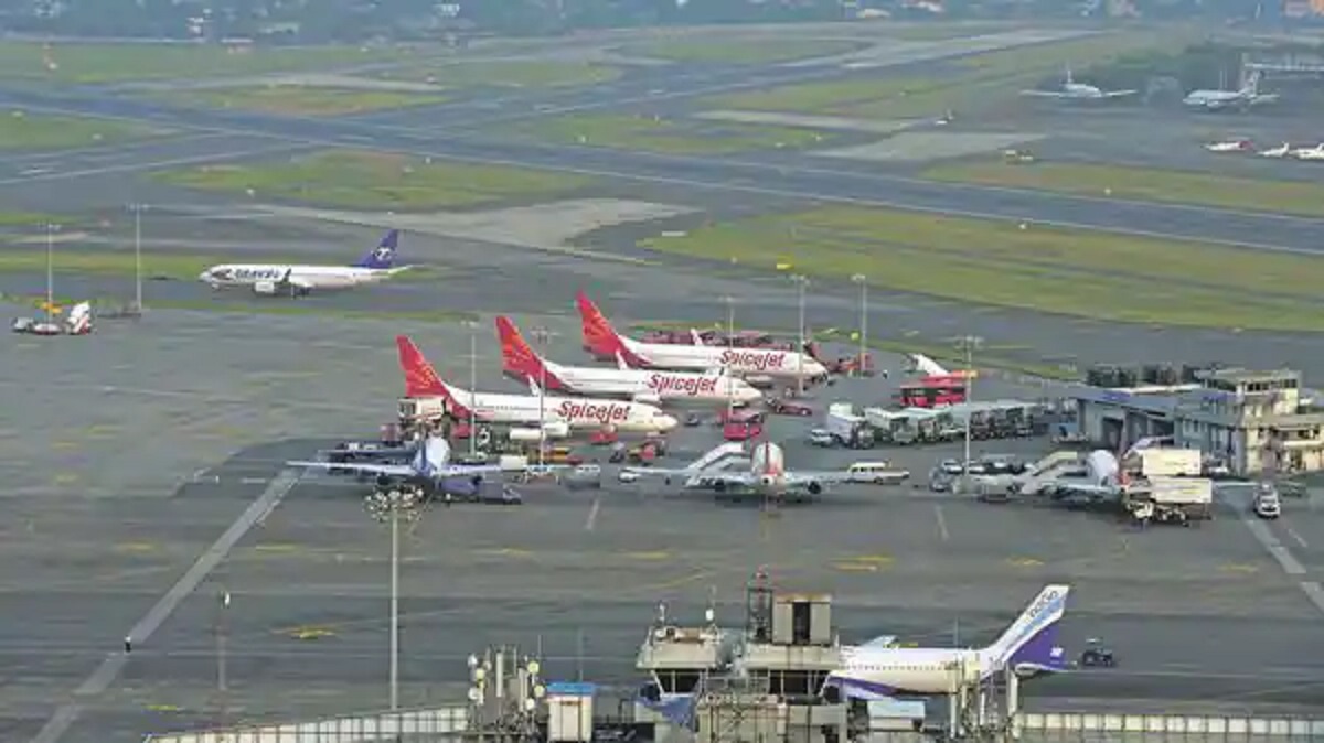 ফের বিমান বিভ্রাট কাঠমান্ডুতে, যান্ত্রিক গোলোযোগে বাতিল সব ফ্লাইট