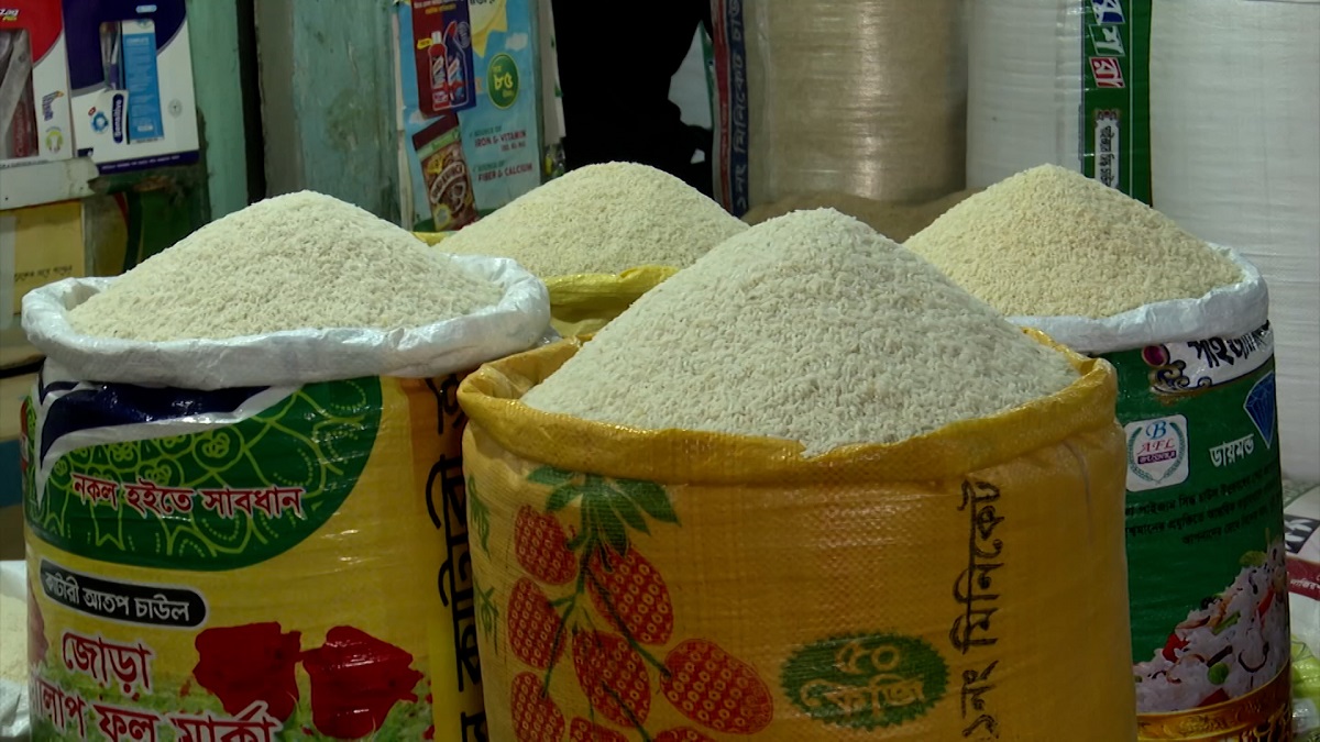 চট্টগ্রামে চালের বাজারে অস্থিরতা; বেড়েছে ডিম-মশলা-সবজির দাম