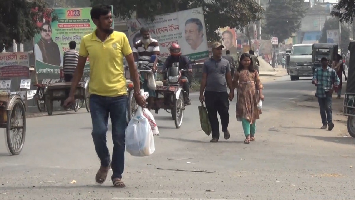 নড়াইলে পরিবহন শ্রমিকদের স্বেচ্ছা কর্মবিরতি, ভোগান্তি চরমে