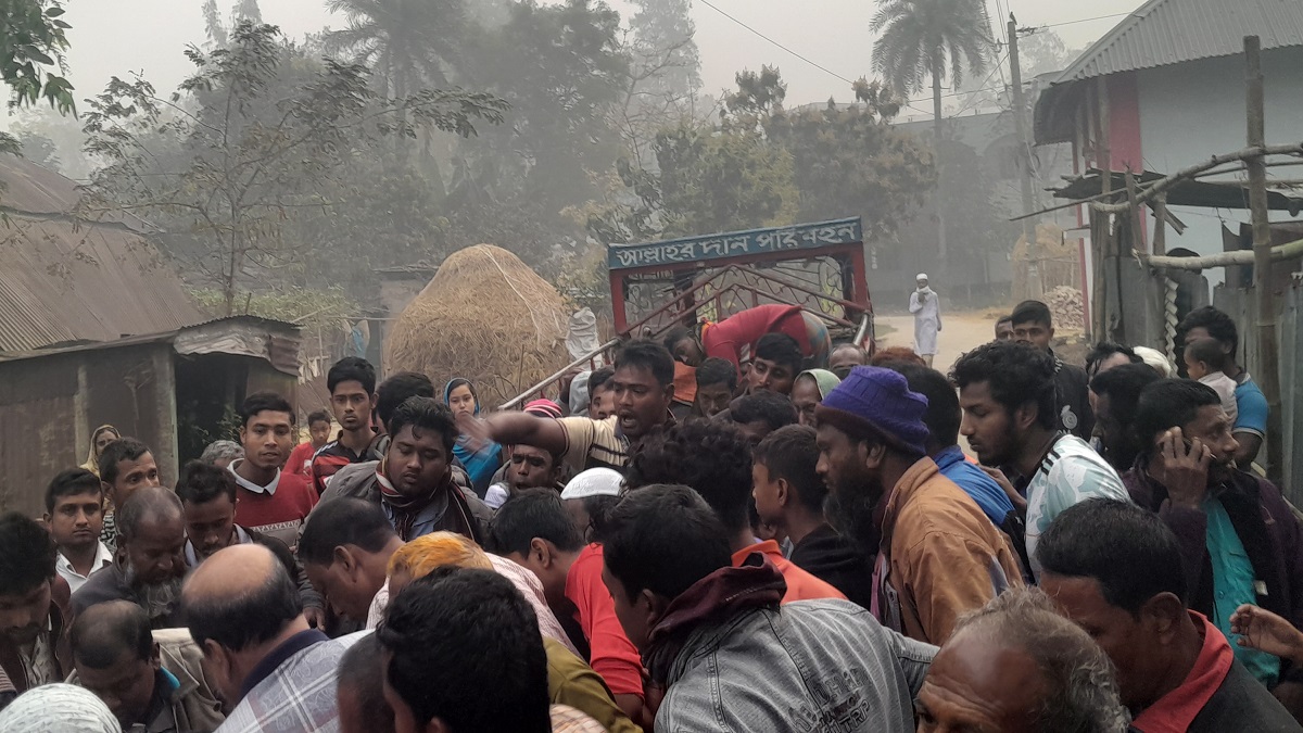 জয়পুরহাটে সড়ক দুর্ঘটনায় নিহত ১