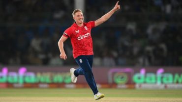 আমিরের অভাব পূরণ করতে সিলেট স্ট্রাইকার্সে যোগ দিলেন ইংলিশ পেসার