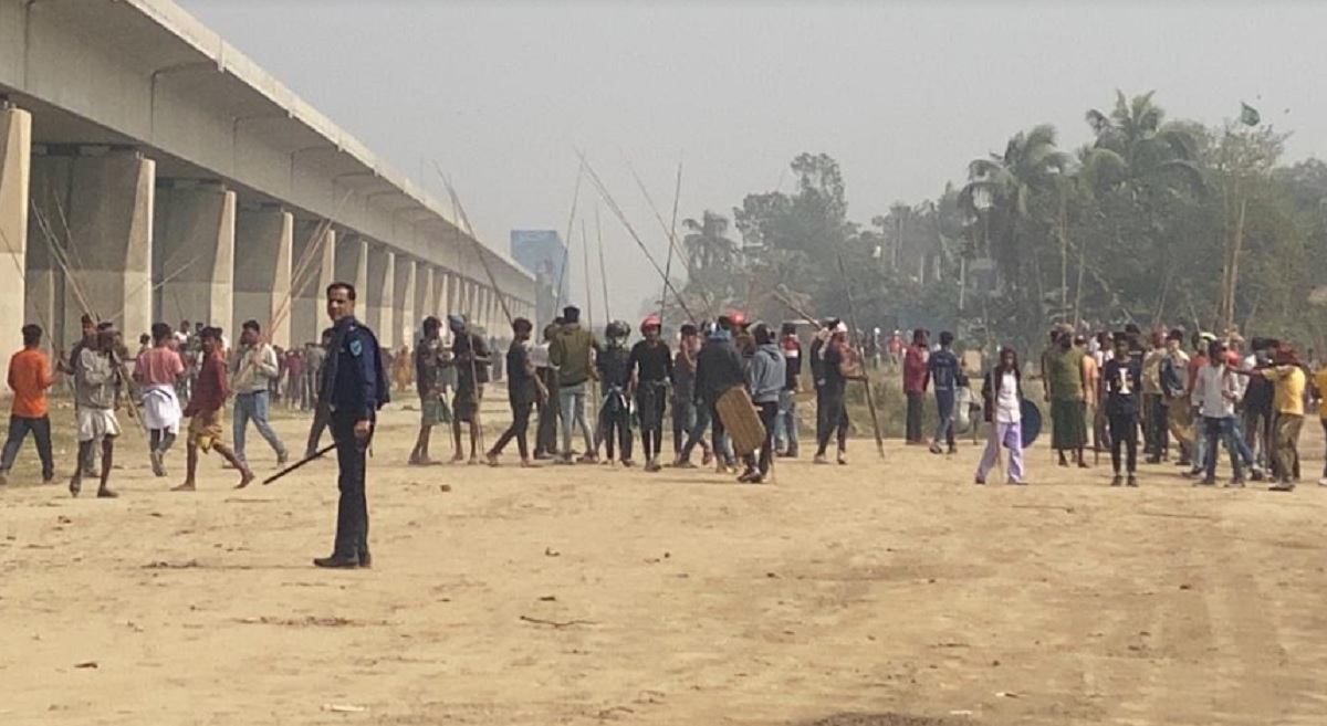 হাউজিং ব্যবসা নিয়ে দু’গ্রুপের টেটা যুদ্ধ, পুলিশসহ আহত ১০