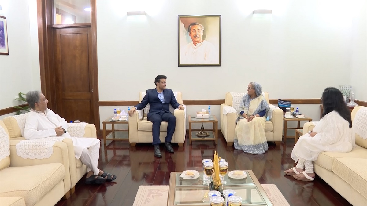 প্রধানমন্ত্রীর সঙ্গে সৌজন্য সাক্ষাৎ করেছেন সৌরভ গাঙ্গুলী