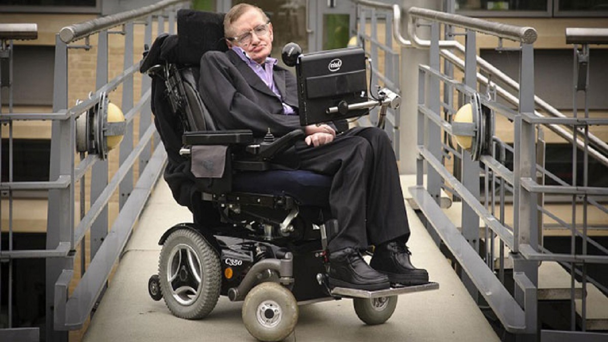 বিজ্ঞানী স্টিফেন হকিংয়ের পঞ্চম মৃত্যুবার্ষিকী আজ