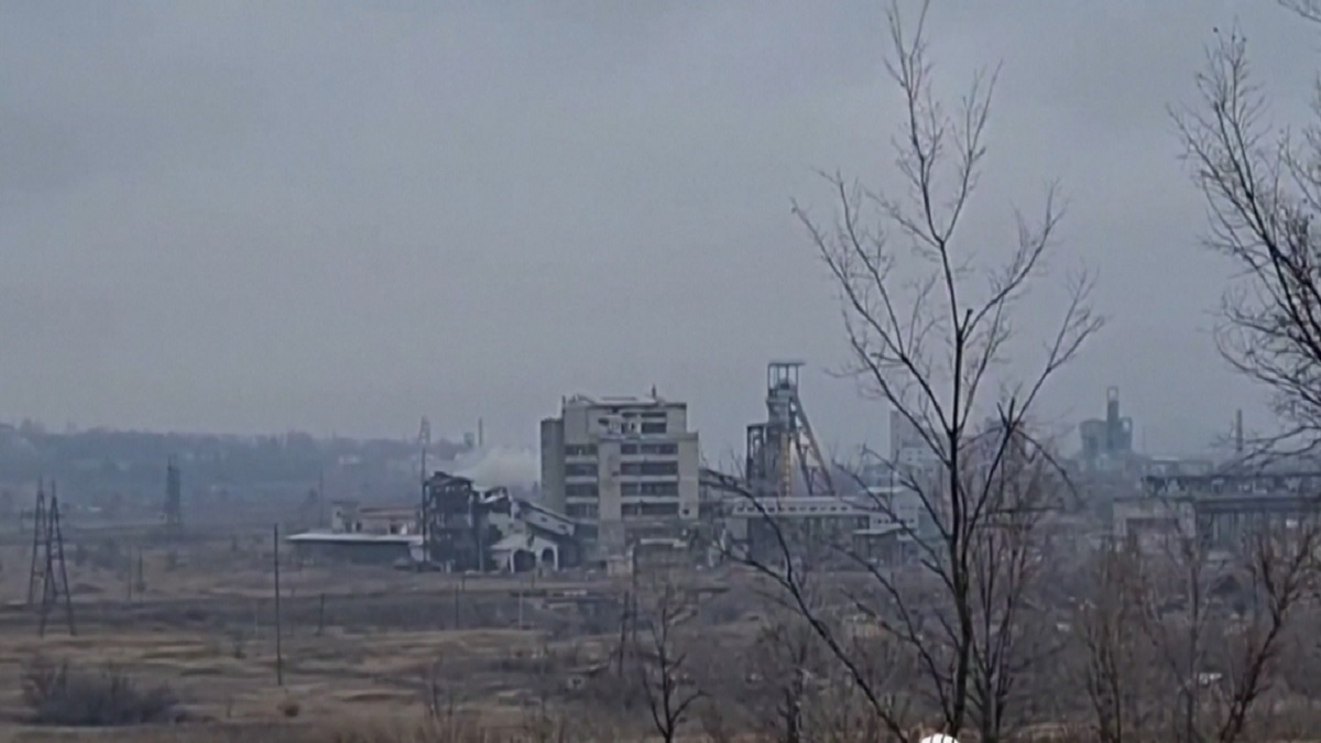 বাখমুত এখন ধ্বংসস্তূপ, দীর্ঘ লড়াইয়ে পরিণত হয়েছে ভূতুড়ে নগরীতে