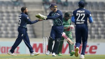 ধুঁকতে ধুঁকতে ২০৯ রানে অলআউট বাংলাদেশ
