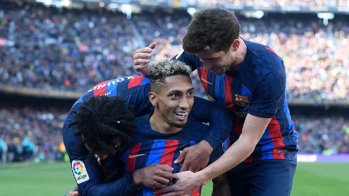 ১০ জন নিয়েই ভ্যালেন্সিয়াকে হারালো বার্সেলোনা