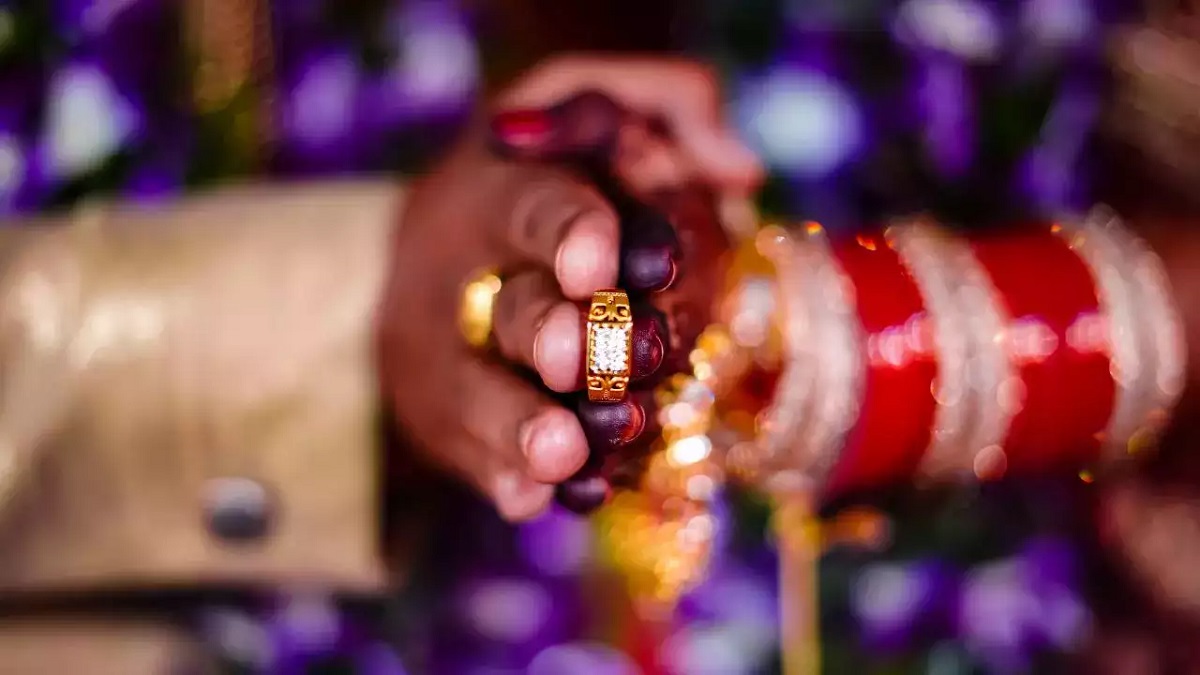 রাজস্থানে পুত্রবধূকে ছেলের বাইকে নিয়ে পালালেন শ্বশুর