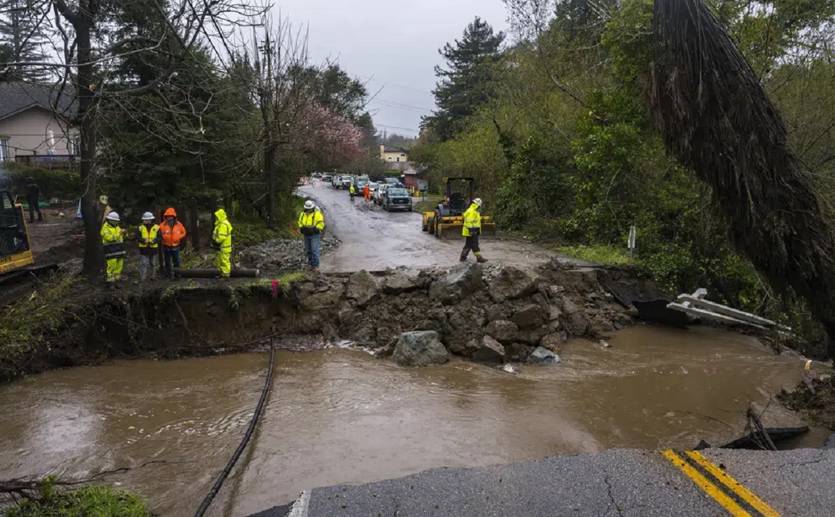 ক্যালিফোর্নিয়ায় বন্যা পরিস্থিতির আরও অবনতি