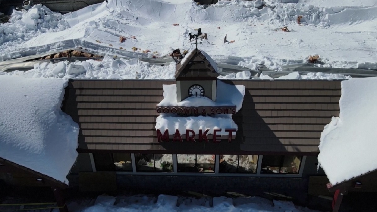 তুষারঝড়ে বিধ্বস্ত ক্যালিফোর্নিয়ার পাহাড়ি অঞ্চল ক্রেস্টলাইন