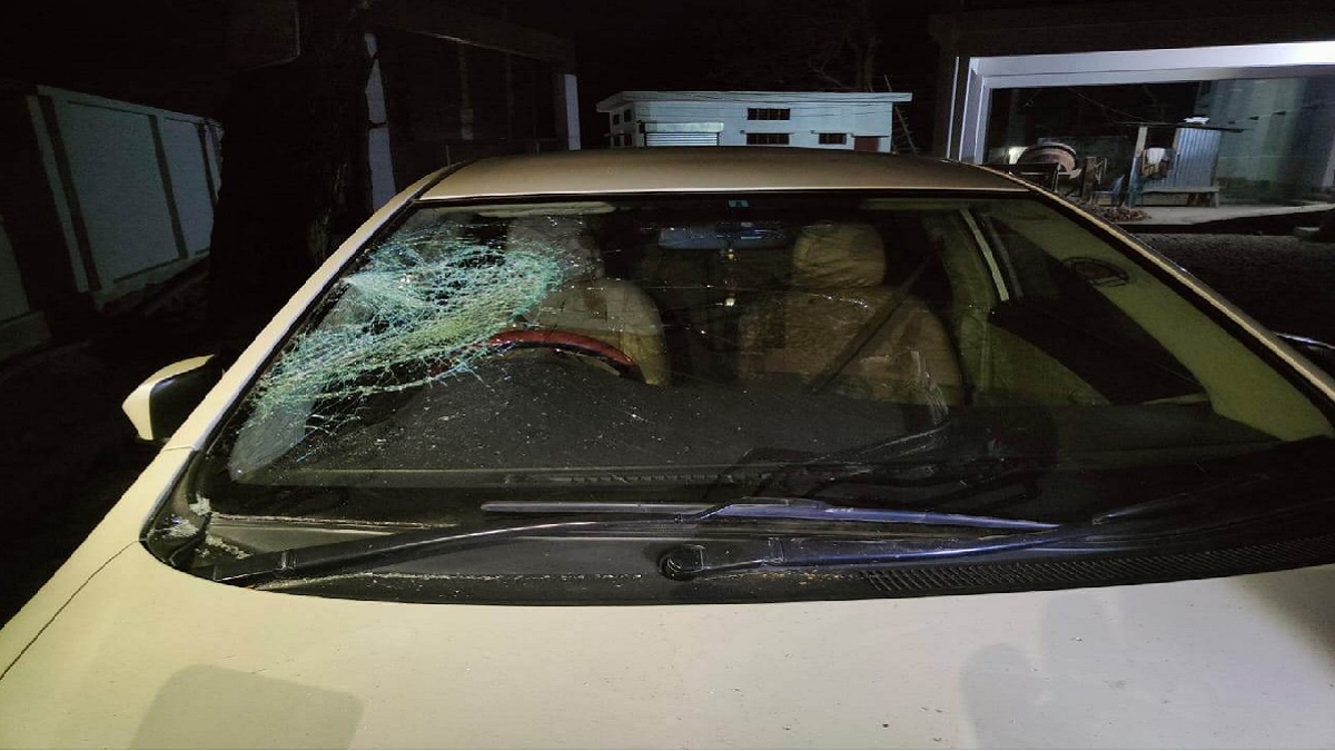সোনাইমুড়ীতে নারী চিকিৎসকের ওপর হামলার চেষ্টা, গাড়ি ভাঙচুর