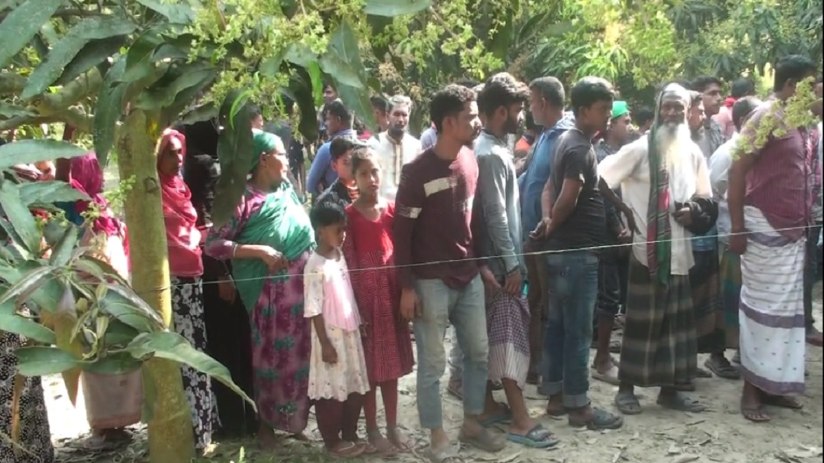 নাটোরে আম বাগান থেকে অটোরিকশা চালকের মরদেহ উদ্ধার