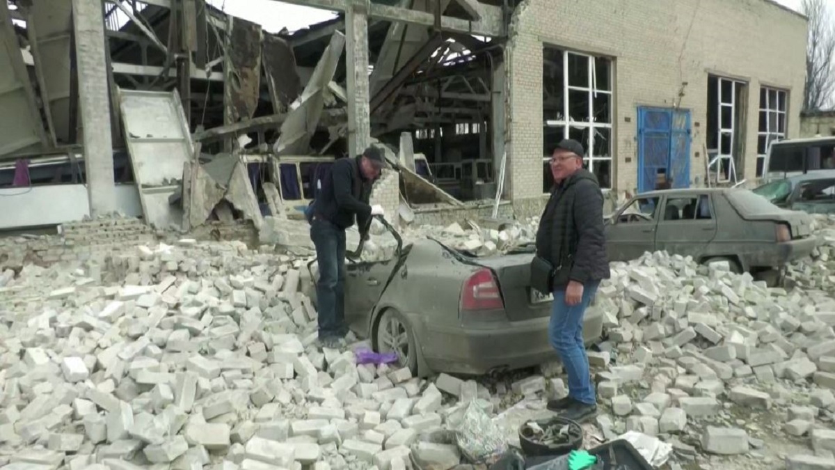 রুশ বাহিনীর ছোড়া কিনঝালে বিপর্যস্ত ইউক্রেন