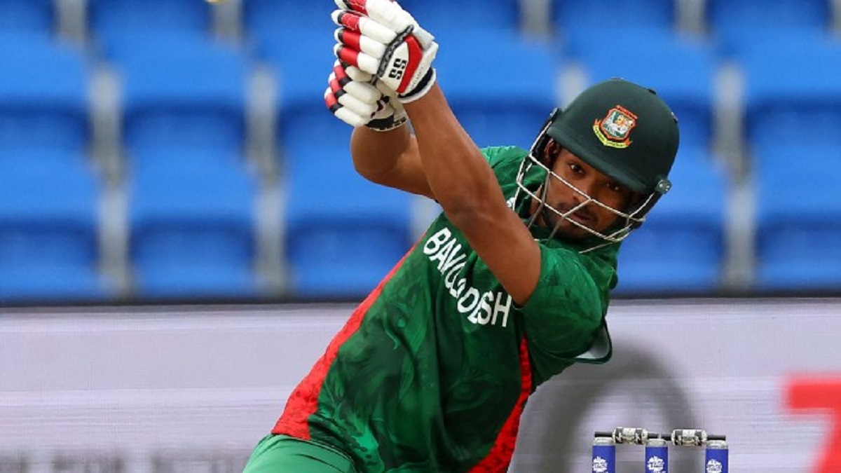 ঝড়ো অর্ধশতক করে সাজঘরে শান্ত