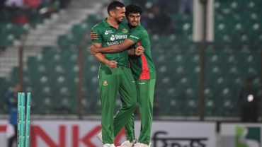 তাসকিন-তাণ্ডবে বৃষ্টি আইনে বাংলাদেশের ২২ রানে জয়