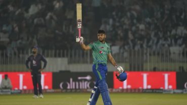 যে হতাশা থেকে বাবর আজম বললেন, ২৮০ রানও নিরাপদ নয়!