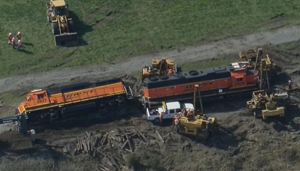 ওয়াশিংটনে তেলবাহী ট্রেন লাইনচ্যুত, ছড়িয়ে পড়লো ১৯ হাজার লিটার ডিজেল