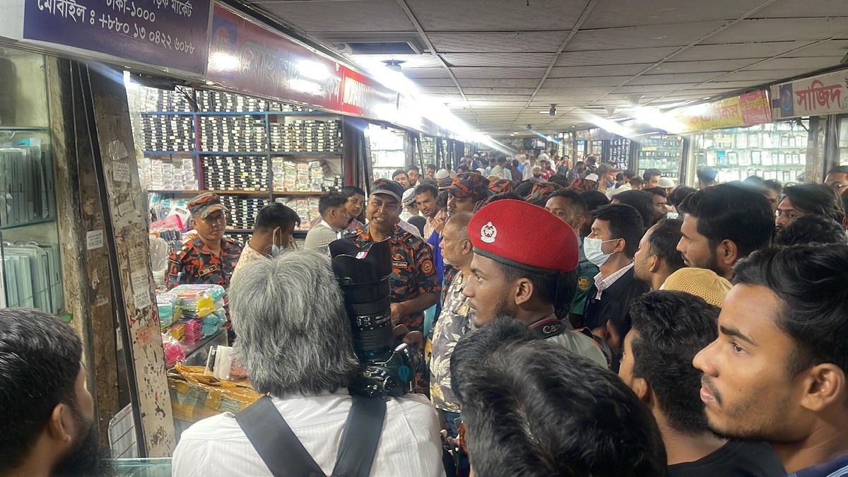 রাজধানীর ৯টি মার্কেট ভয়াবহ অগ্নিকাণ্ডের ঝুঁকিতে: ফায়ার সার্ভিস