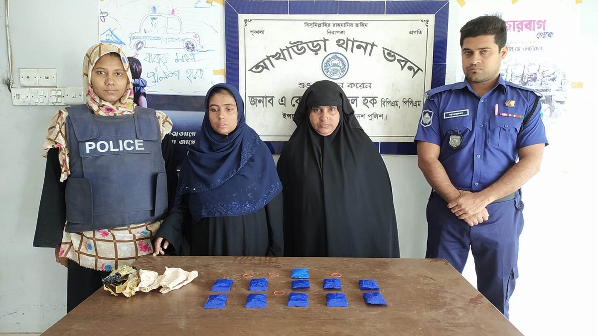 আখাউড়ায় ইয়াবাসহ দুই নারী আটক