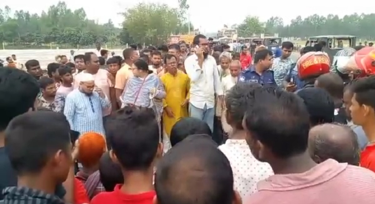 দিনাজপুরে বাস চাপায় ২ মোটরসাইকেল আরোহী নিহত