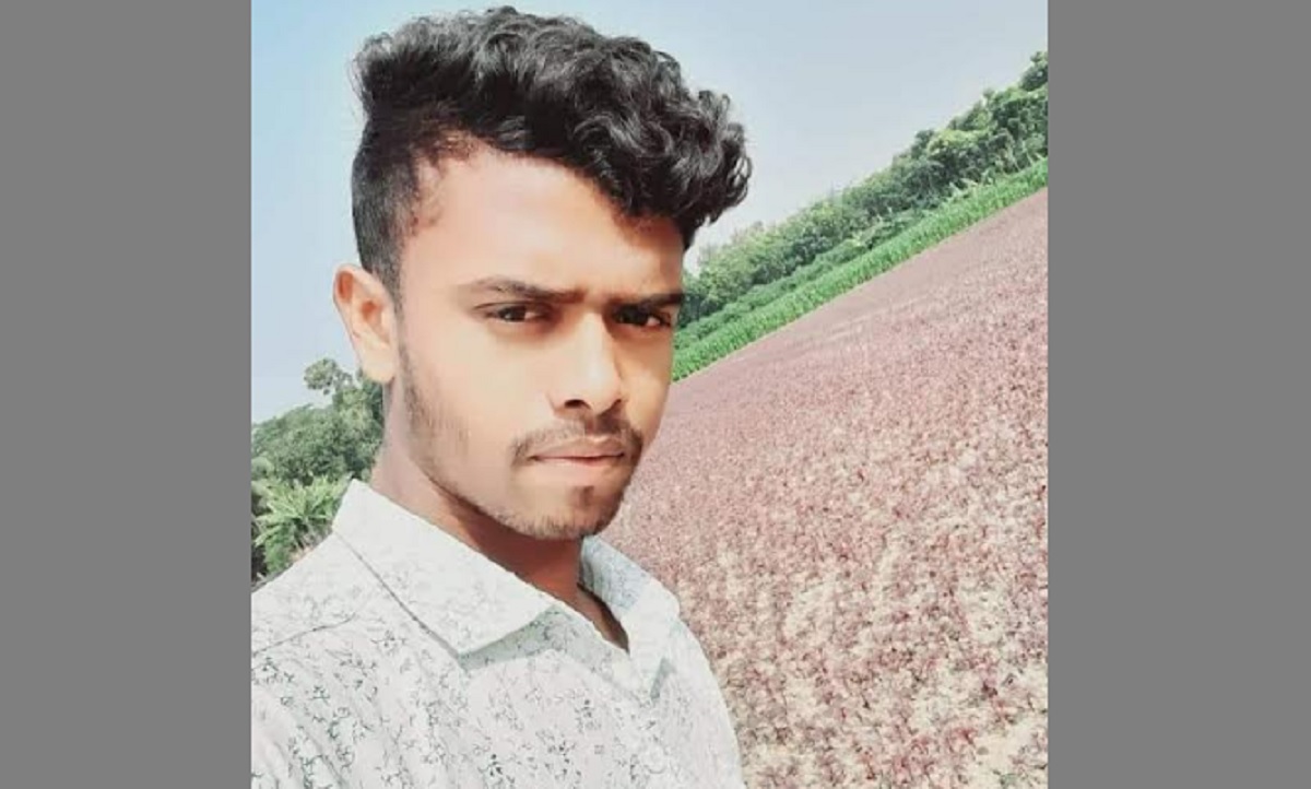 আপত্তিকর ছবি তুলে ব্ল্যাকমেইল করে ধর্ষণের অভিযোগ