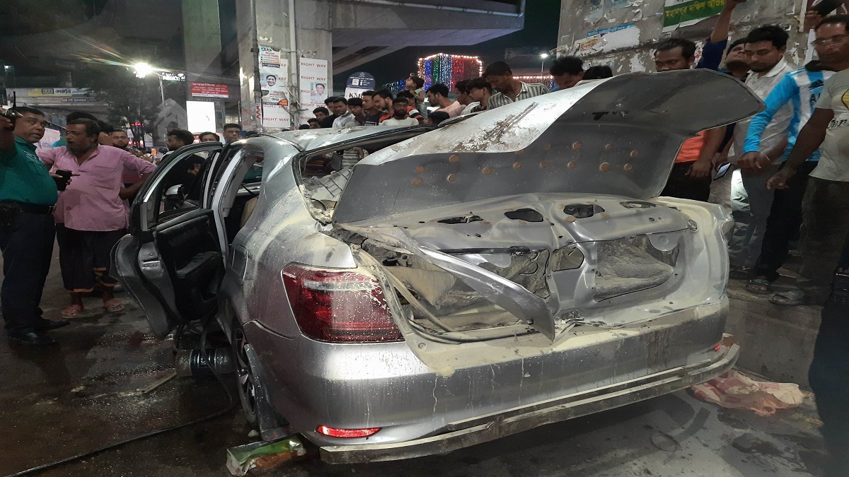রাজধানীর মৌচাকে প্রাইভেটকারের সিলিন্ডার বিস্ফোরণে দগ্ধ একই পরিবারের ৪ সদস্য