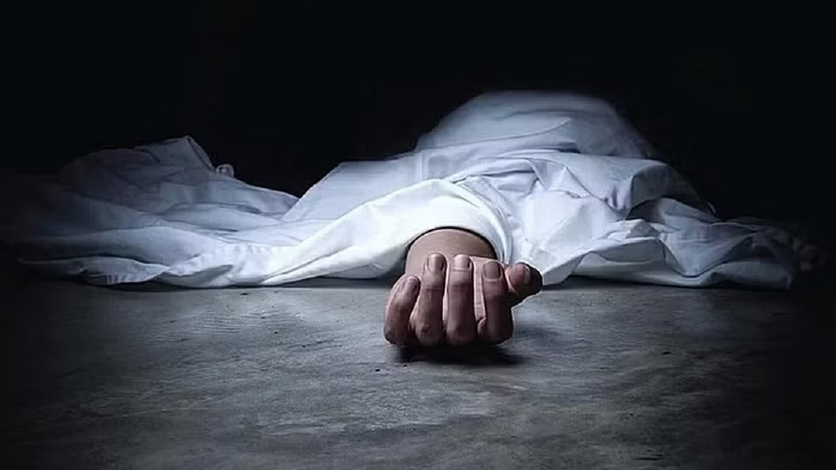 ঈদের আগের দিন মোটরসাইকেল দুর্ঘটনায় নিহত বান্ধবী, শনিবার যুবকের ঝুলন্ত মরদেহ উদ্ধার