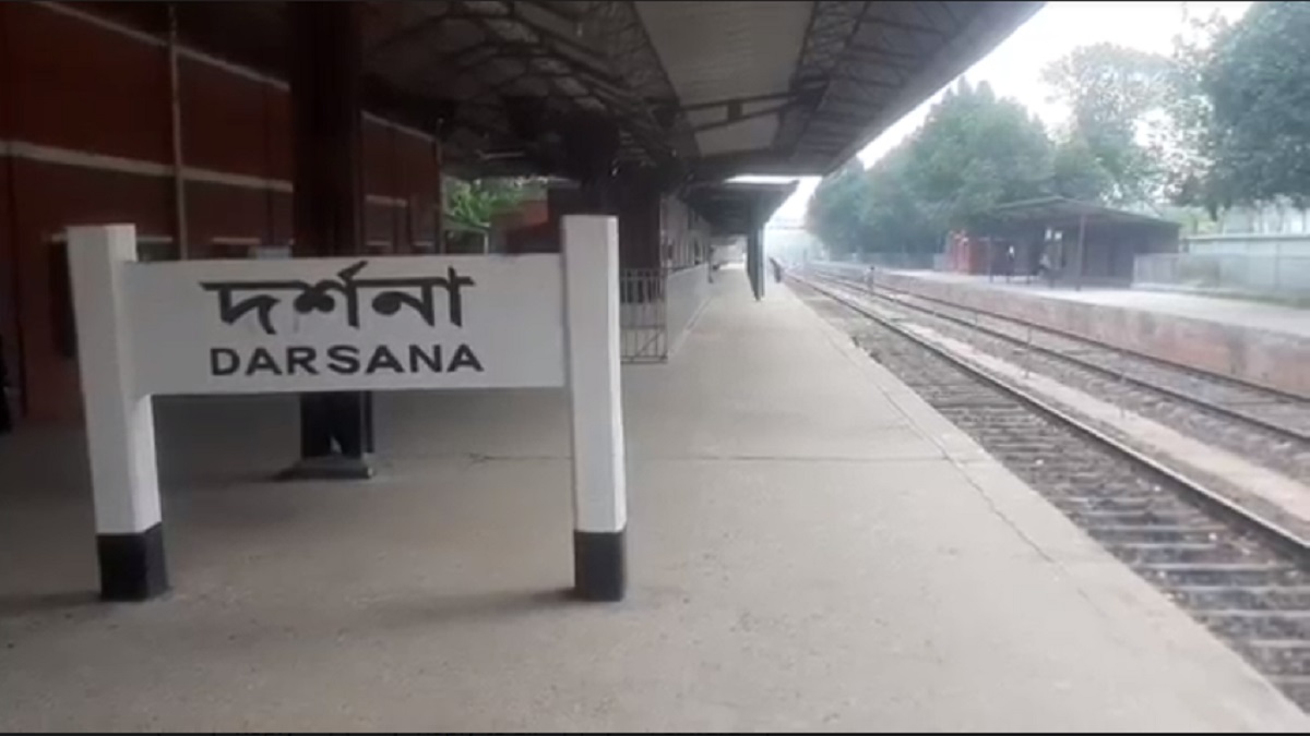 আজ দেশে আসছে ভারতীয় অনুদানের ২০টি রেল ইঞ্জিন