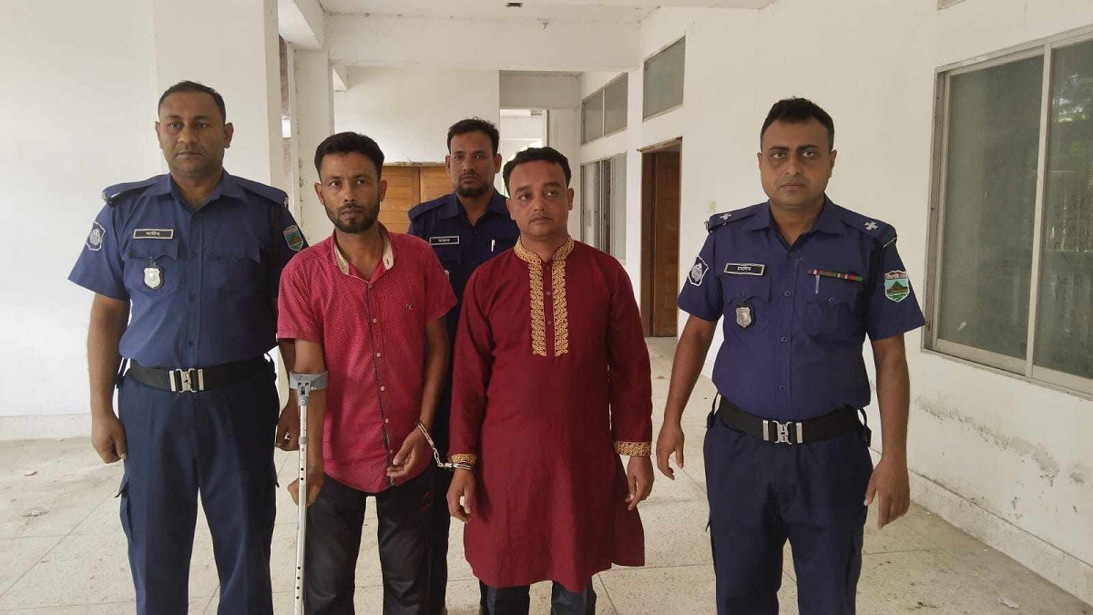 জয়পুরহাটে ভুয়া সংস্থা ও প্রকল্প দেখিয়ে অর্থ আত্মসাতের মামলায় গ্রেফতার ২