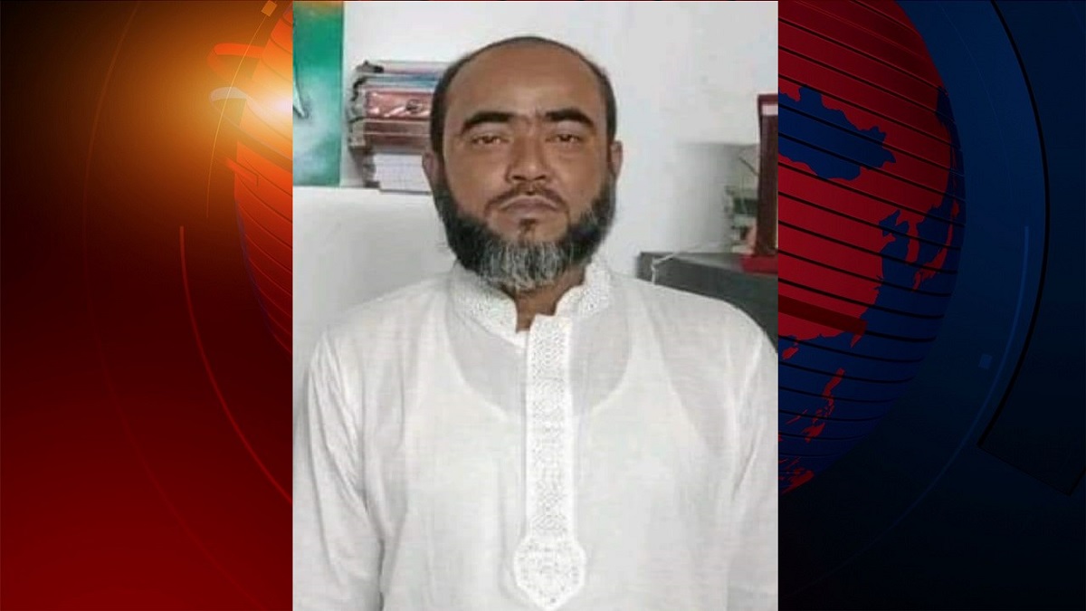 প্রধানমন্ত্রীর পতন দাবি করে ফেসবুকে স্ট্যাটাস, শিক্ষক বহিষ্কার