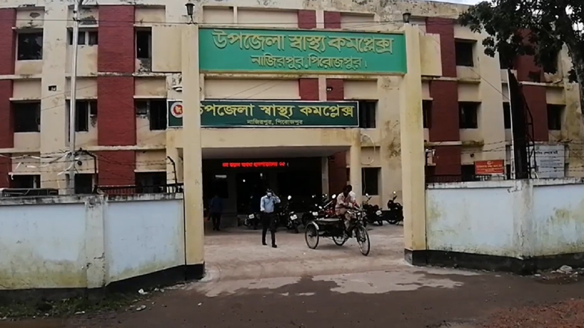 পিরোজপুরে ইট ভাঙার মেশিন উল্টে প্রাণ গেলো তরুণের